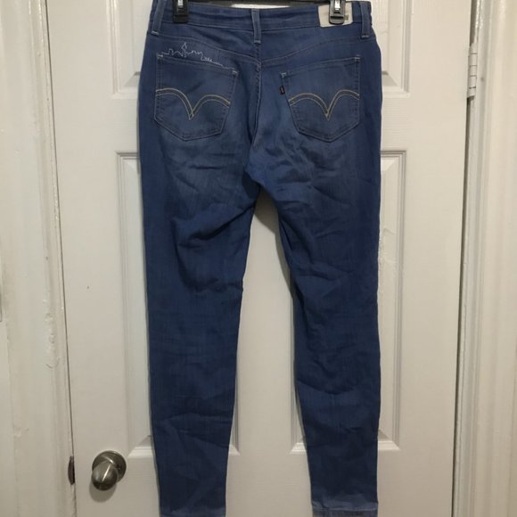 Toronto Embroidered Levi Jeggings - Picture 4 of 5